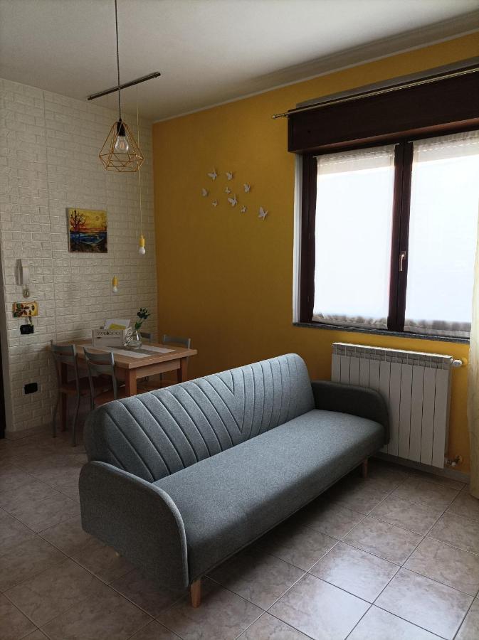 Yellow House Cir 12040 Cassano Magnago Buitenkant foto