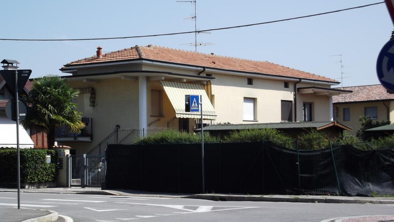 Yellow House Cir 12040 Cassano Magnago Buitenkant foto