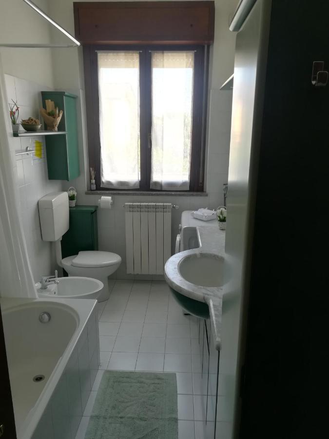 Yellow House Cir 12040 Cassano Magnago Buitenkant foto